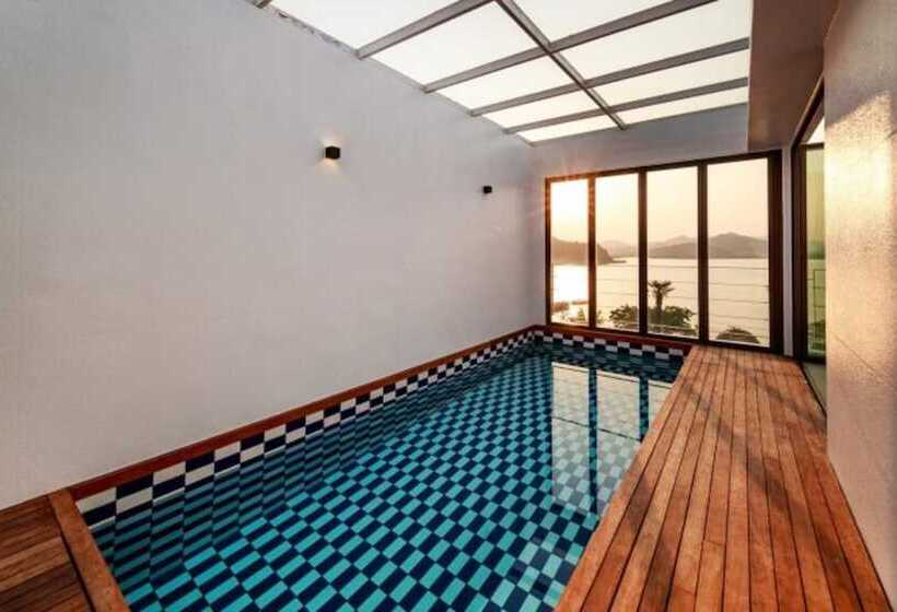 Goseong Oho Rock Pool Villa Pension