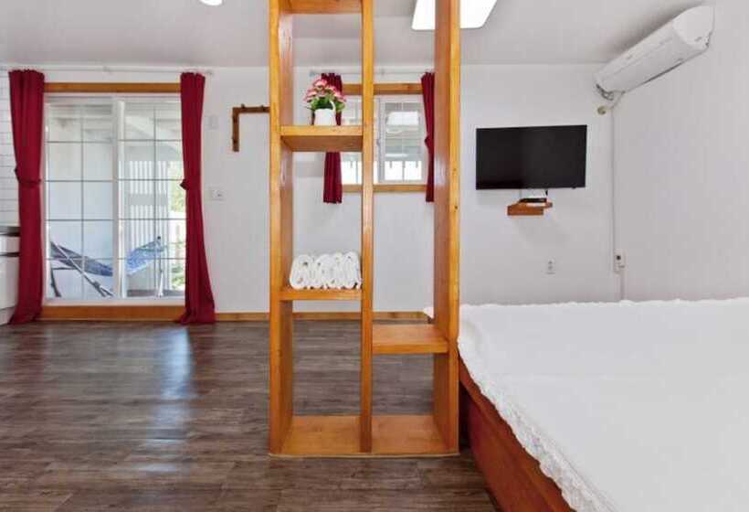 Goseong Haemaji Pension