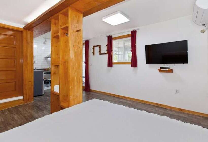 Goseong Haemaji Pension