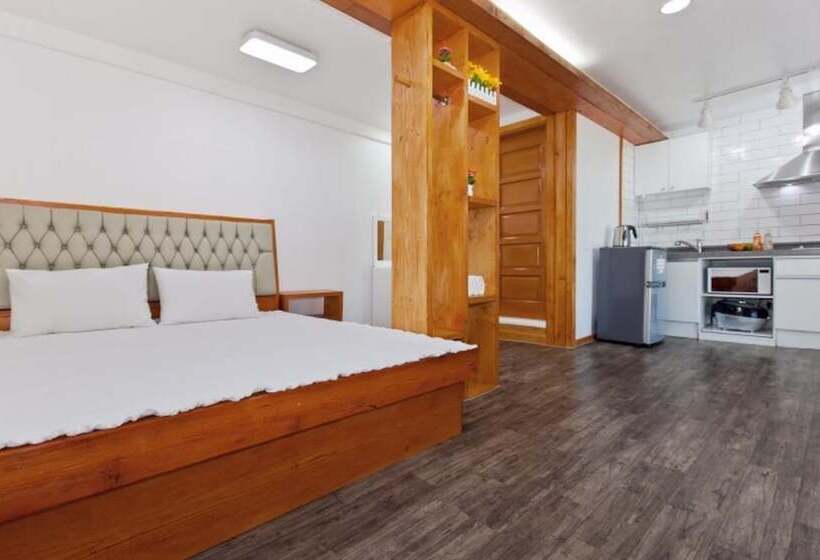 Goseong Haemaji Pension