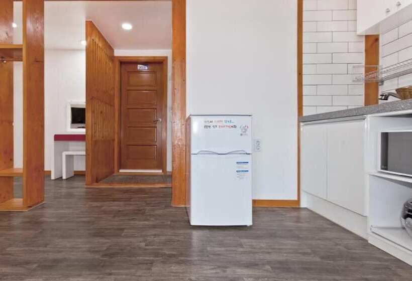 Goseong Haemaji Pension