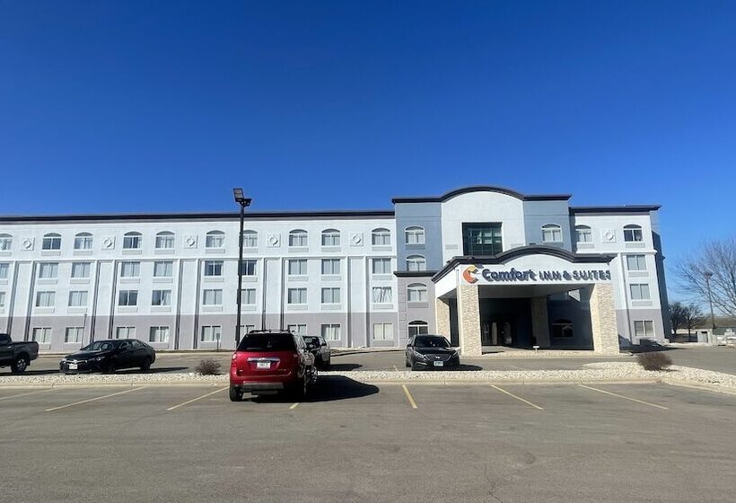 فندق Comfort Inn & Suites