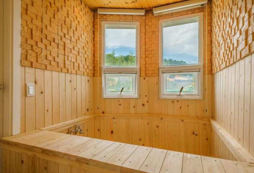 Gyeongju Nunkoip Pension