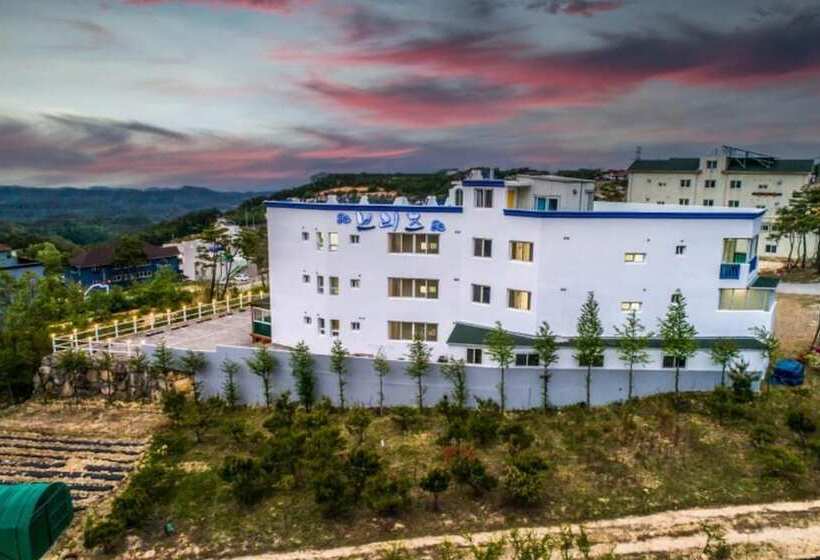 Gyeongju Nunkoip Pension