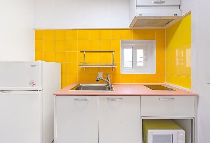 Gyeongju Jullietapoolvilla&kidspension