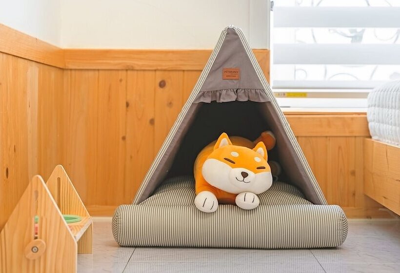 Gyeongju Jullietapoolvilla&kidspension