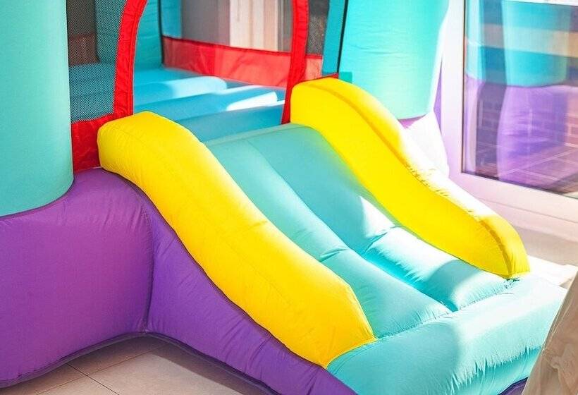 Gyeongju Jullietapoolvilla&kidspension