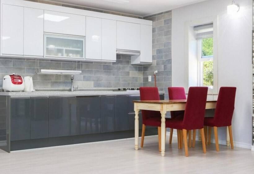 Gyeongju Sannae High1 Pension