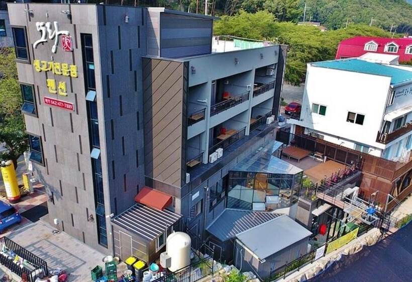 Gyeryongsan Donghaksa Toranga Pension