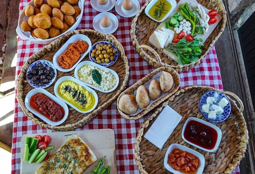 בית מלון כפרי Bi̇ber Evi̇