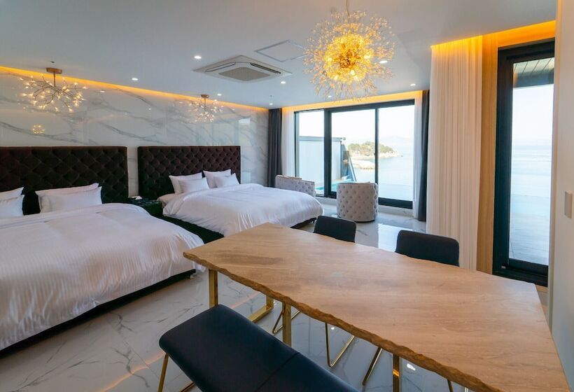 Отель Blue Mango Pool Villa & Resort