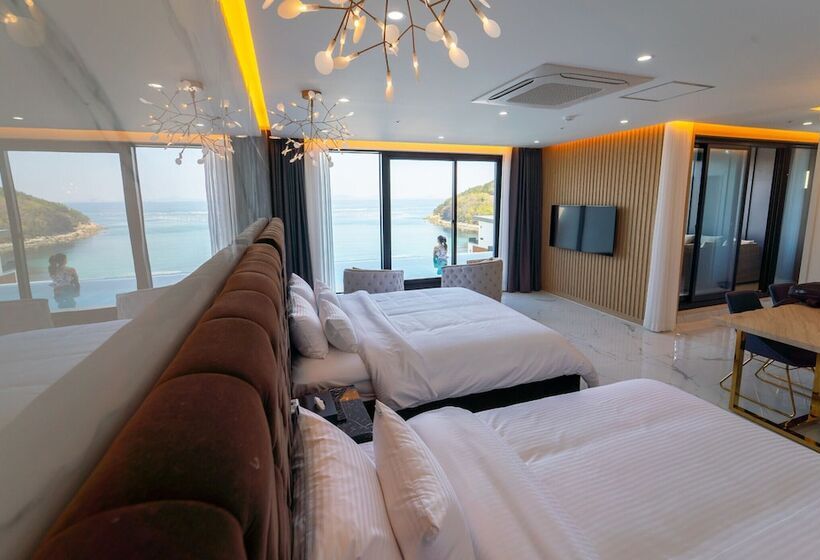 Отель Blue Mango Pool Villa & Resort