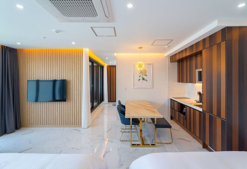 Отель Blue Mango Pool Villa & Resort