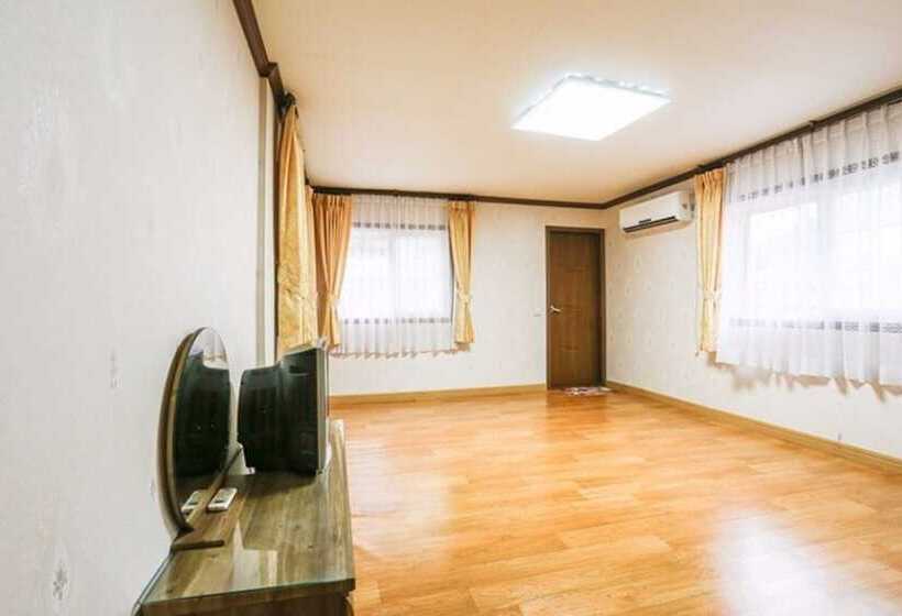 Отель Boeun Songnisan Sujeong Pension