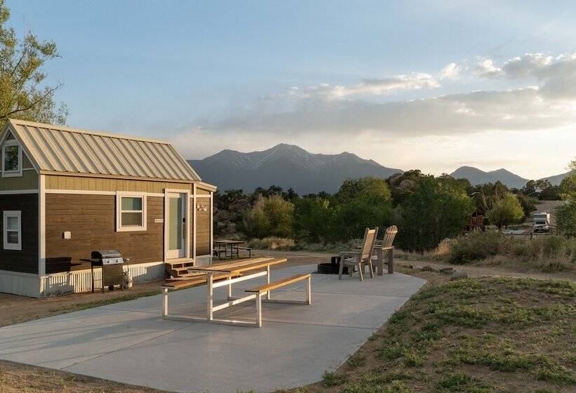 فندق Bv Overlook Camp & Lodging