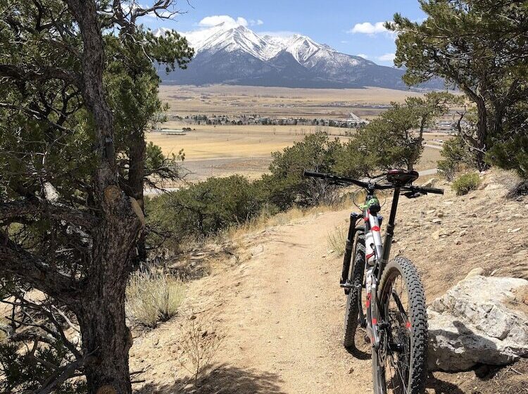 فندق Bv Overlook Camp & Lodging