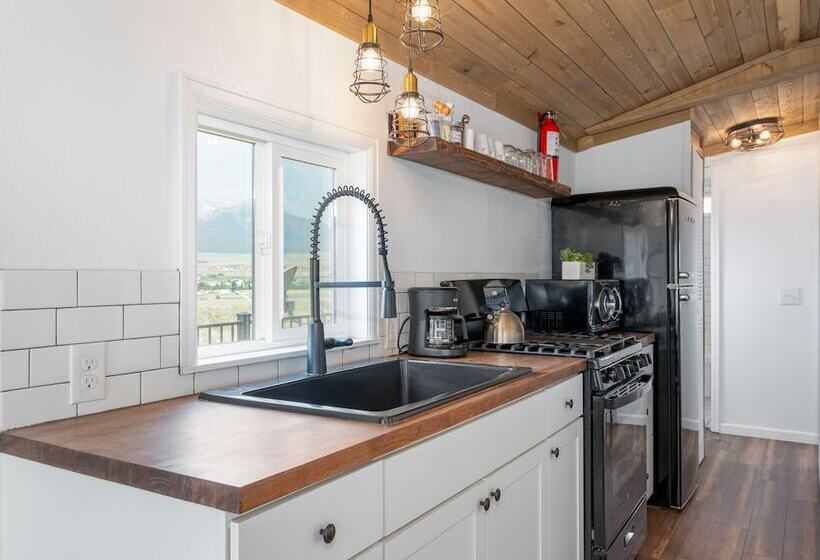 فندق Bv Overlook Camp & Lodging