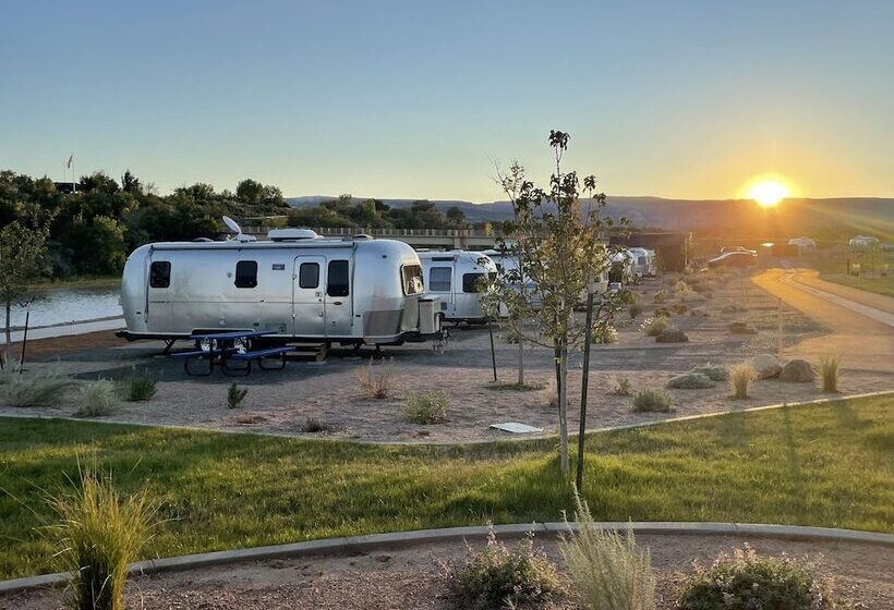 בית מלון כפרי Camp Eddy