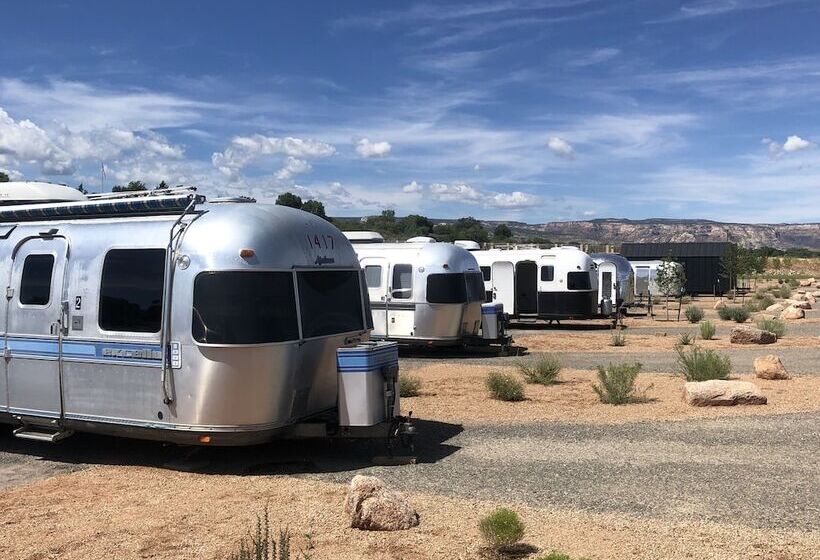 בית מלון כפרי Camp Eddy