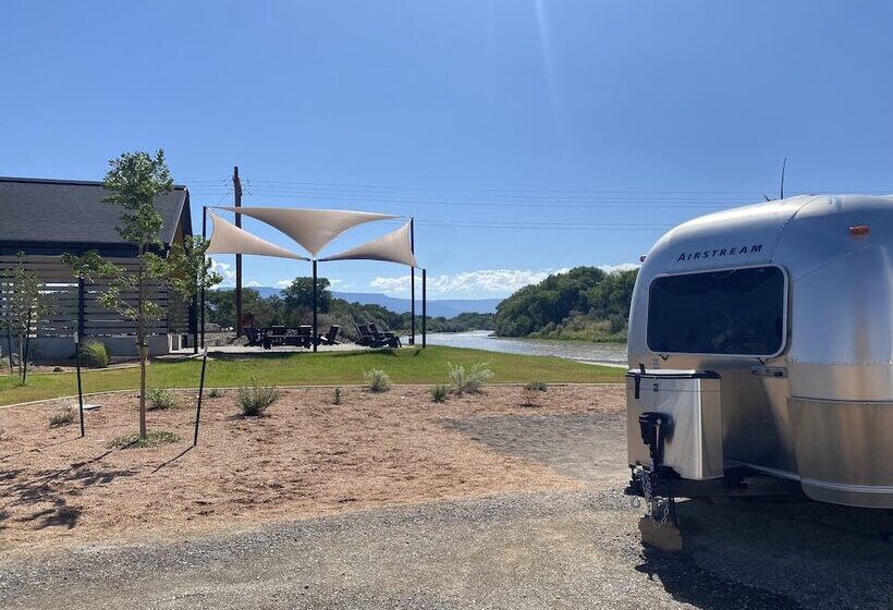 בית מלון כפרי Camp Eddy