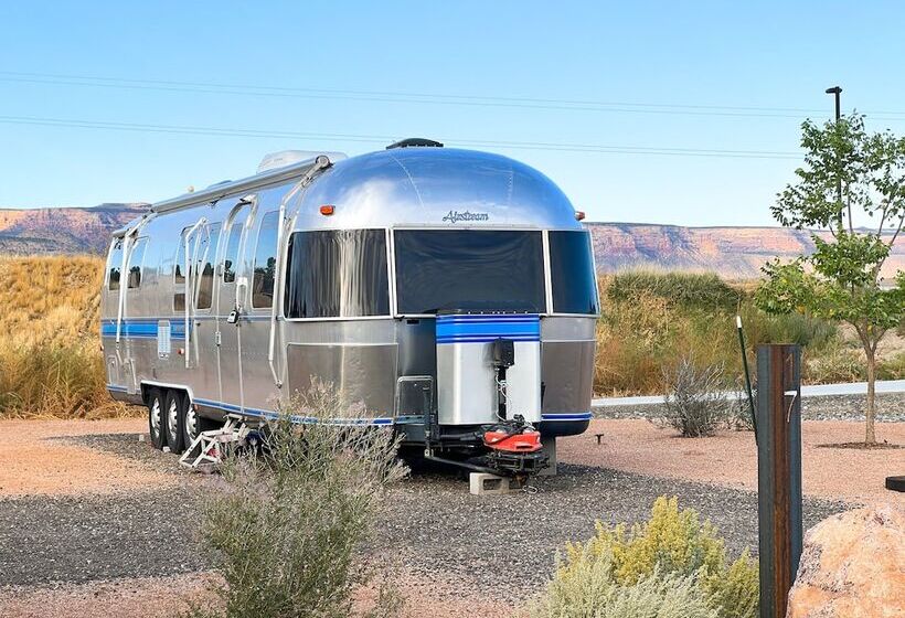 בית מלון כפרי Camp Eddy