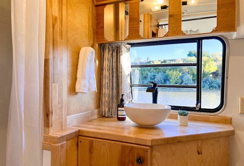 בית מלון כפרי Camp Eddy