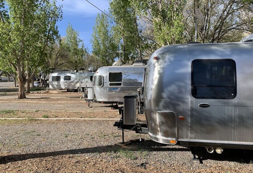 酒店 Cedar Creek Lodging & Rv Park