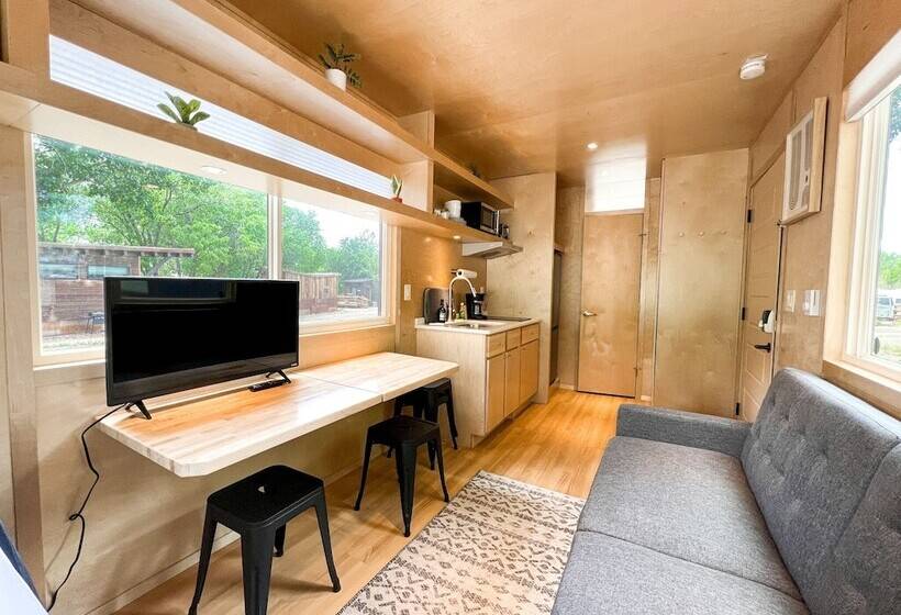 فندق Cedar Creek Lodging & Rv Park