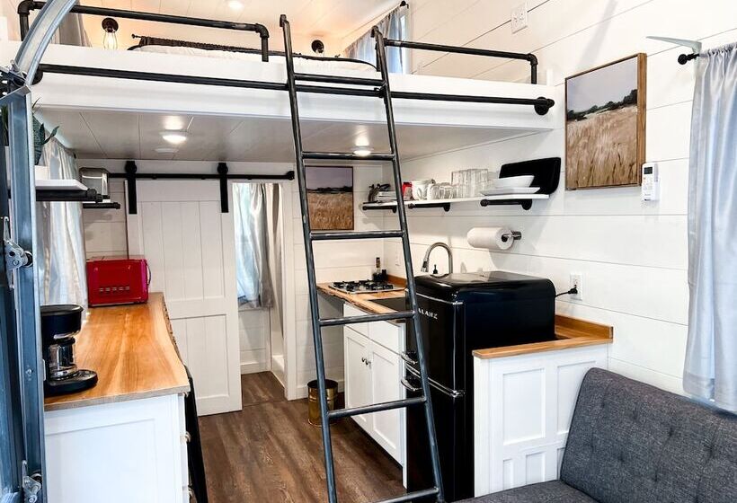 فندق Cedar Creek Lodging & Rv Park