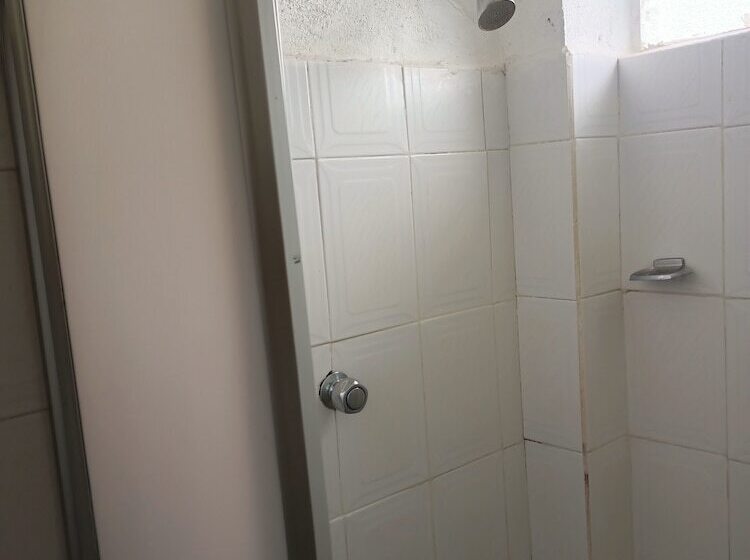 فندق Centro Ecoturistico Del Lago