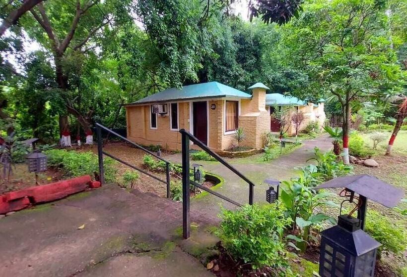 فندق Corbett Tiger Tejomaya Resort