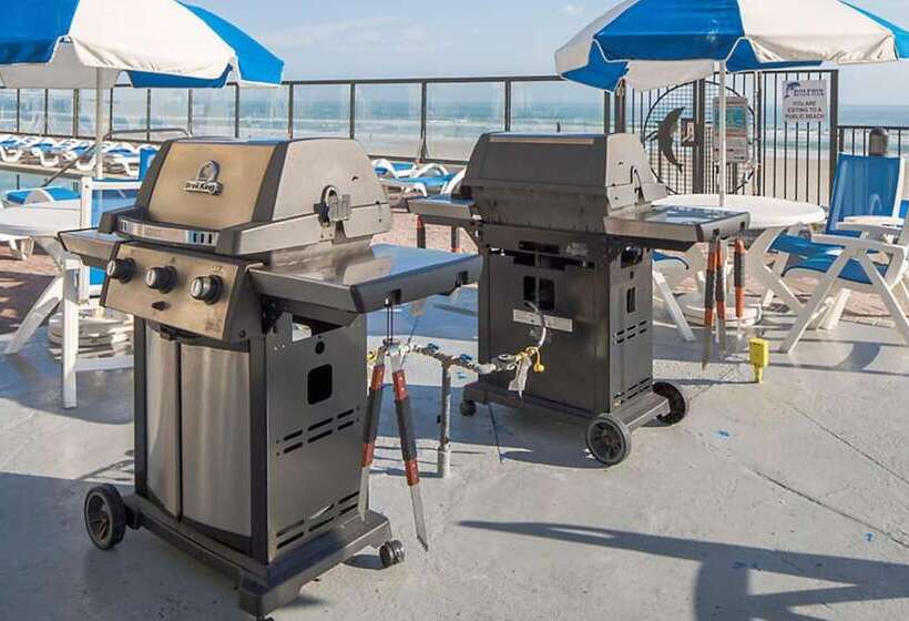 فندق Dolphin Beach Club