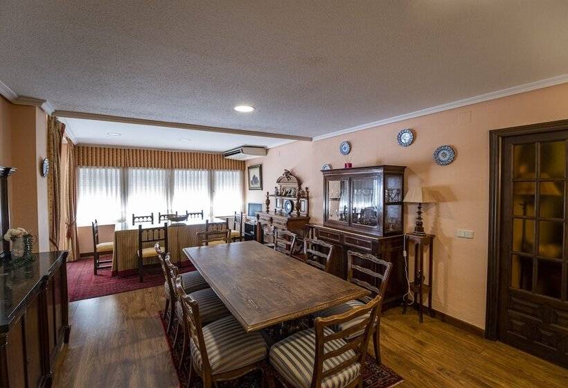 فندق El Toril Glamping Experience