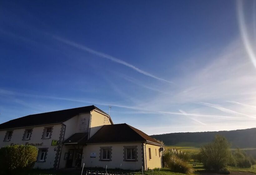 בית מלון כפרי Est Garden