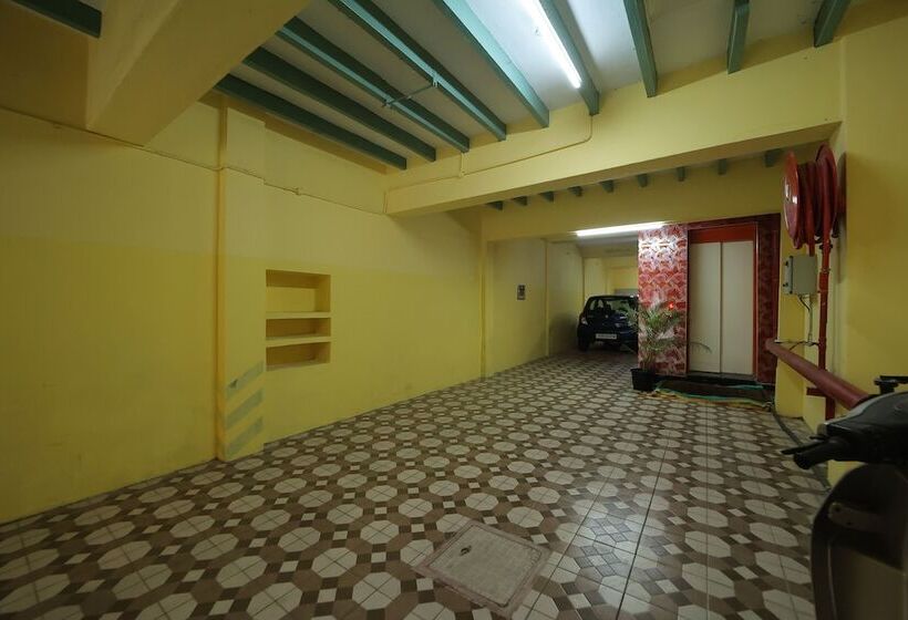 Отель French Breeze Residency