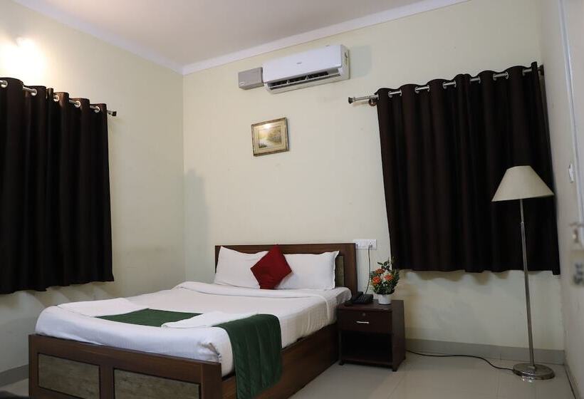 فندق Green Orchid Resort