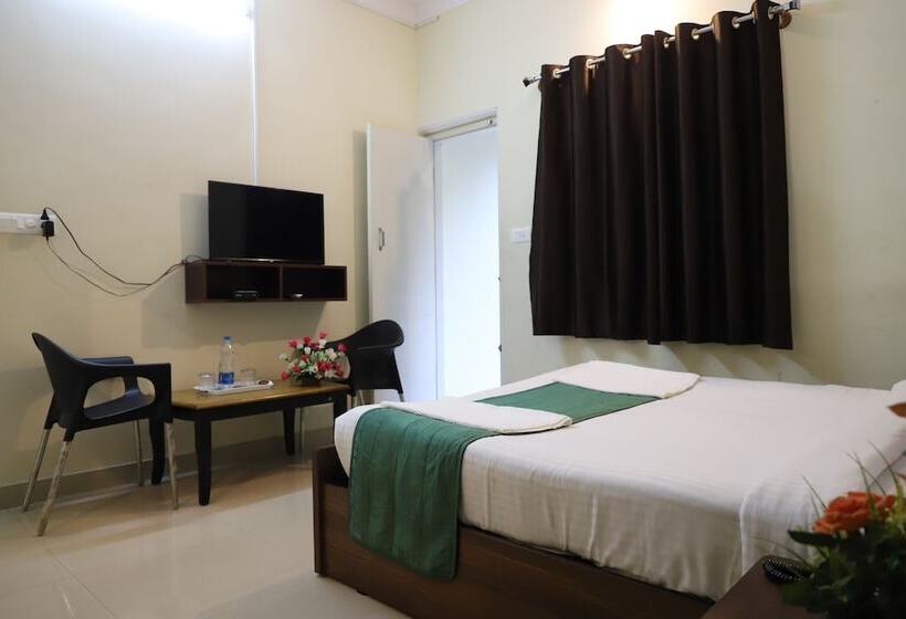 فندق Green Orchid Resort