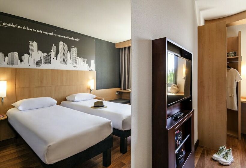 Отель Hôtel Ibis Cannes Mouans Sartoux