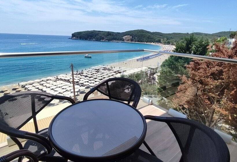 هتل Ionion Beach Resort