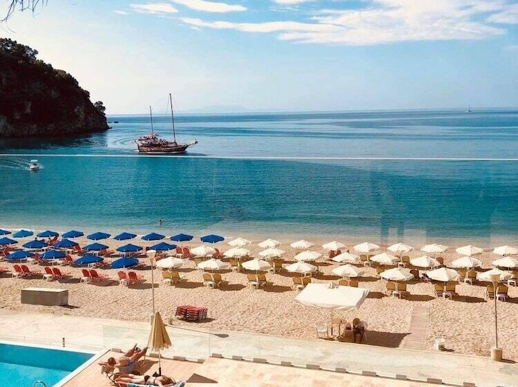 هتل Ionion Beach Resort