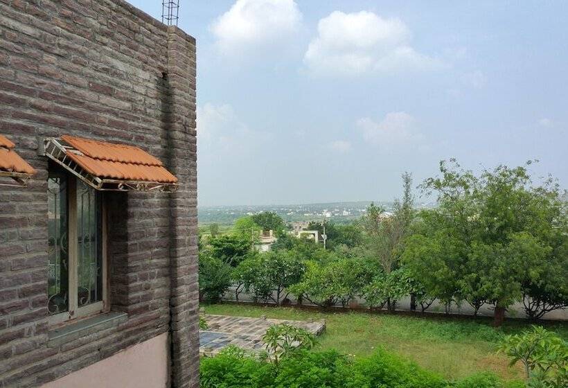 فندق Kanthi Resorts Badami