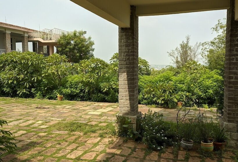 בית מלון כפרי Kanthi Resorts Badami