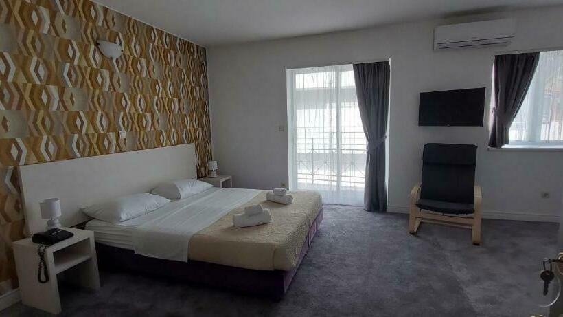 בית מלון כפרי Aqua   Guest Rooms & Suites Kaštela