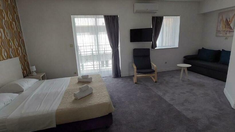 בית מלון כפרי Aqua   Guest Rooms & Suites Kaštela