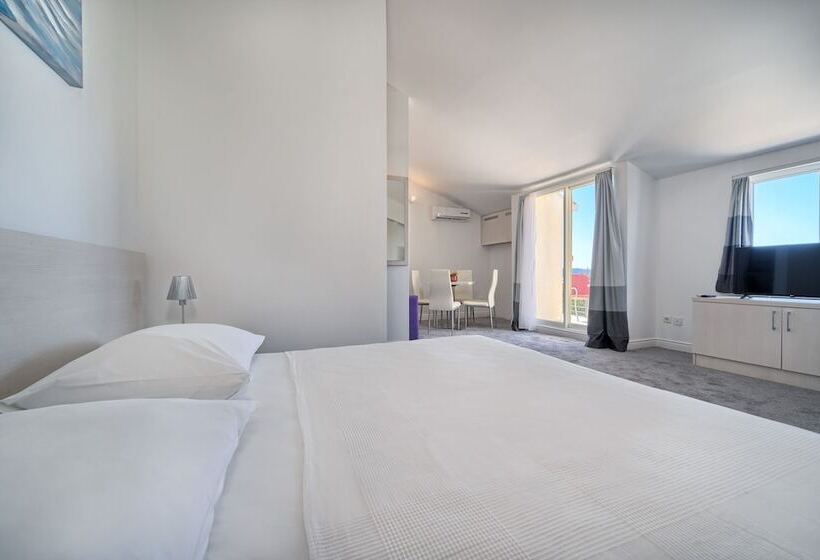 בית מלון כפרי Aqua   Guest Rooms & Suites Kaštela