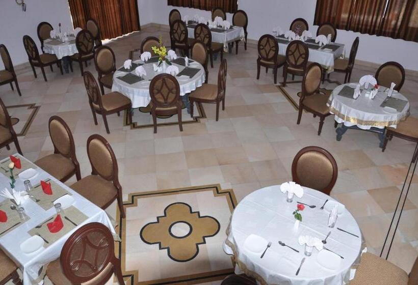 فندق Kurja Resort