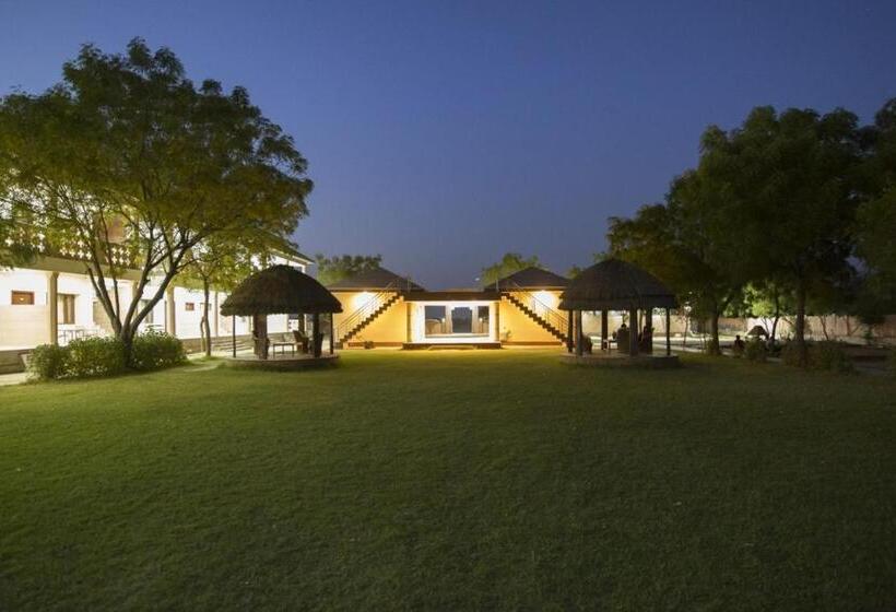 فندق Kurja Resort