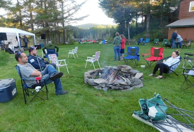 فندق Ladd Pond Cabins And Campground, Llc