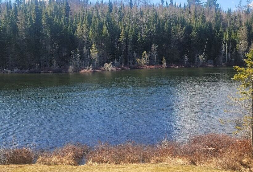 فندق Ladd Pond Cabins And Campground, Llc