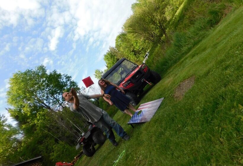 فندق Ladd Pond Cabins And Campground, Llc